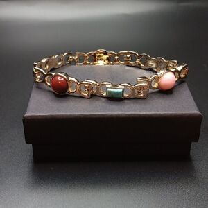 @Sarah Cov Vintage Beautiful Colorful  Bracelet Great Pre-Owned Condition‎